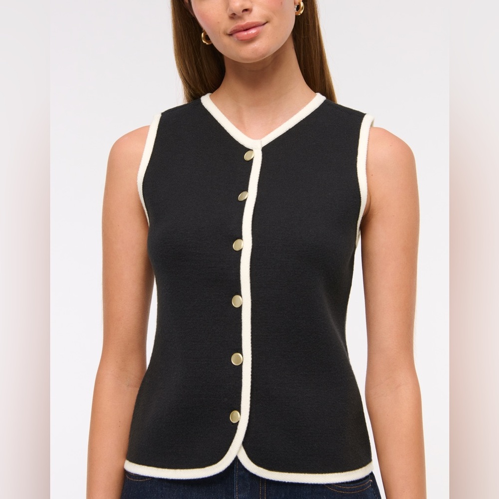 Abercombie Black High-V LuxeLoft Sweater Vest